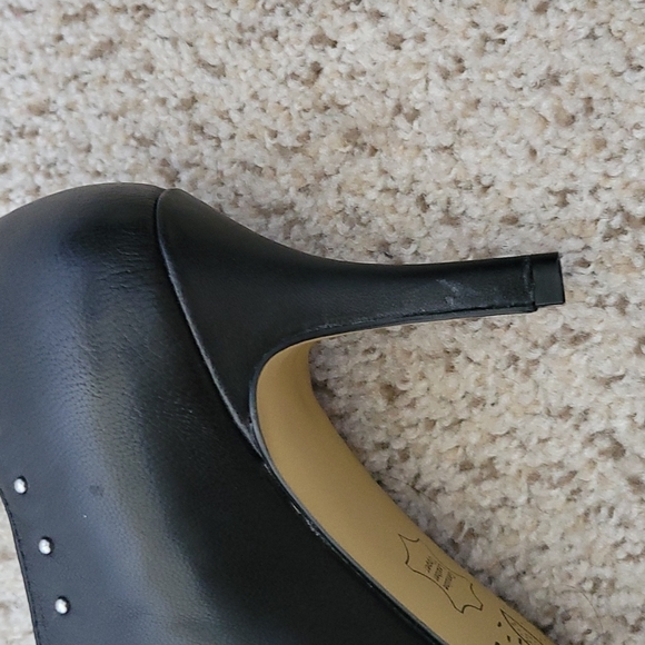 Bella Vita Pumps - Picture 11 of 13